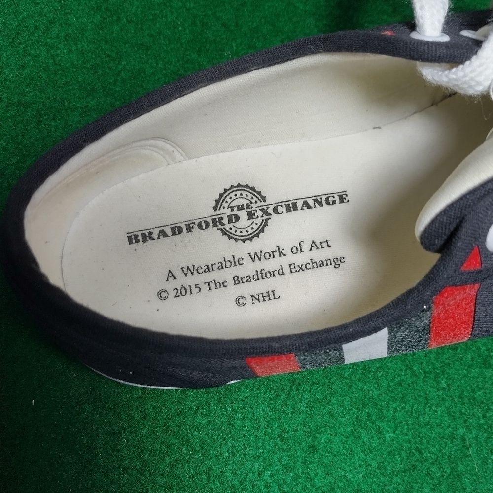Chicago Blackhawks Bradford Exchange Wearable Art Shoes, Like New - Picture 9 of 10